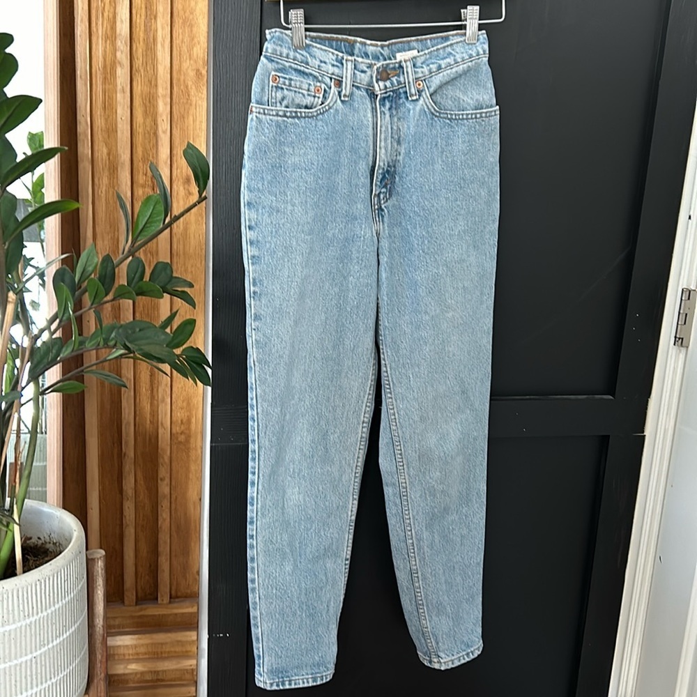 Vintage Levis 512 Slim Fit Tapered Leg Jeans. Size 2 P